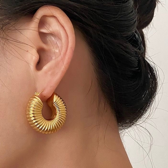 Celine Hoops