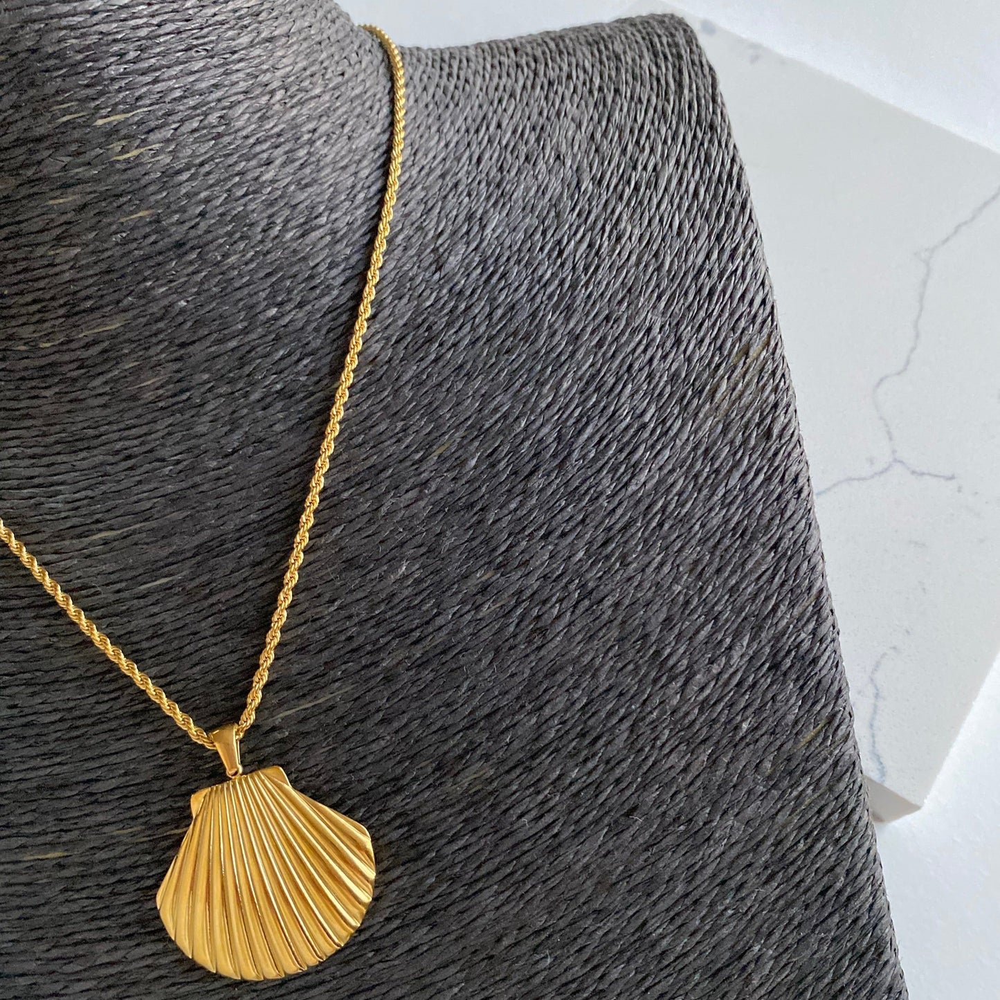 Thea Shell Necklace