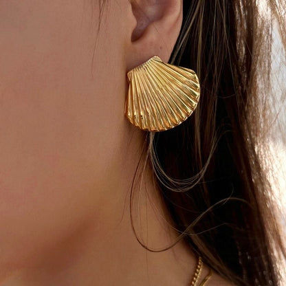 Thea Shell Earrings