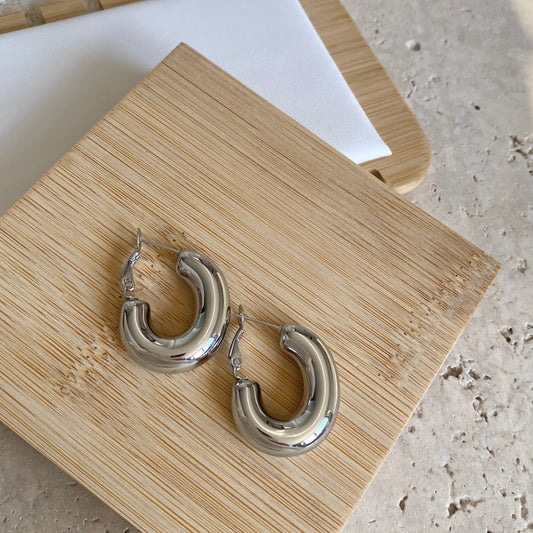 Kaia Hoops